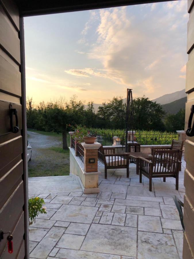 Galleria Ars Apua Bed & Breakfast การ์รารา ภายนอก รูปภาพ